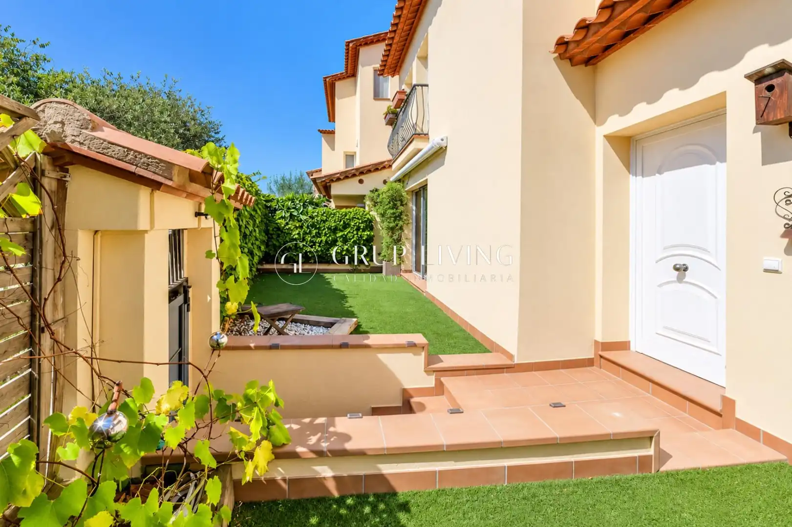Casa con jardín en venta en Carrer MESTRE MESIES, imagen 2