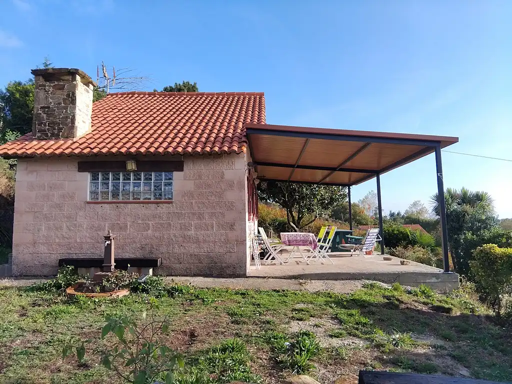 Vista exterior de Casa o chalet en venta en Carral, A Coruña