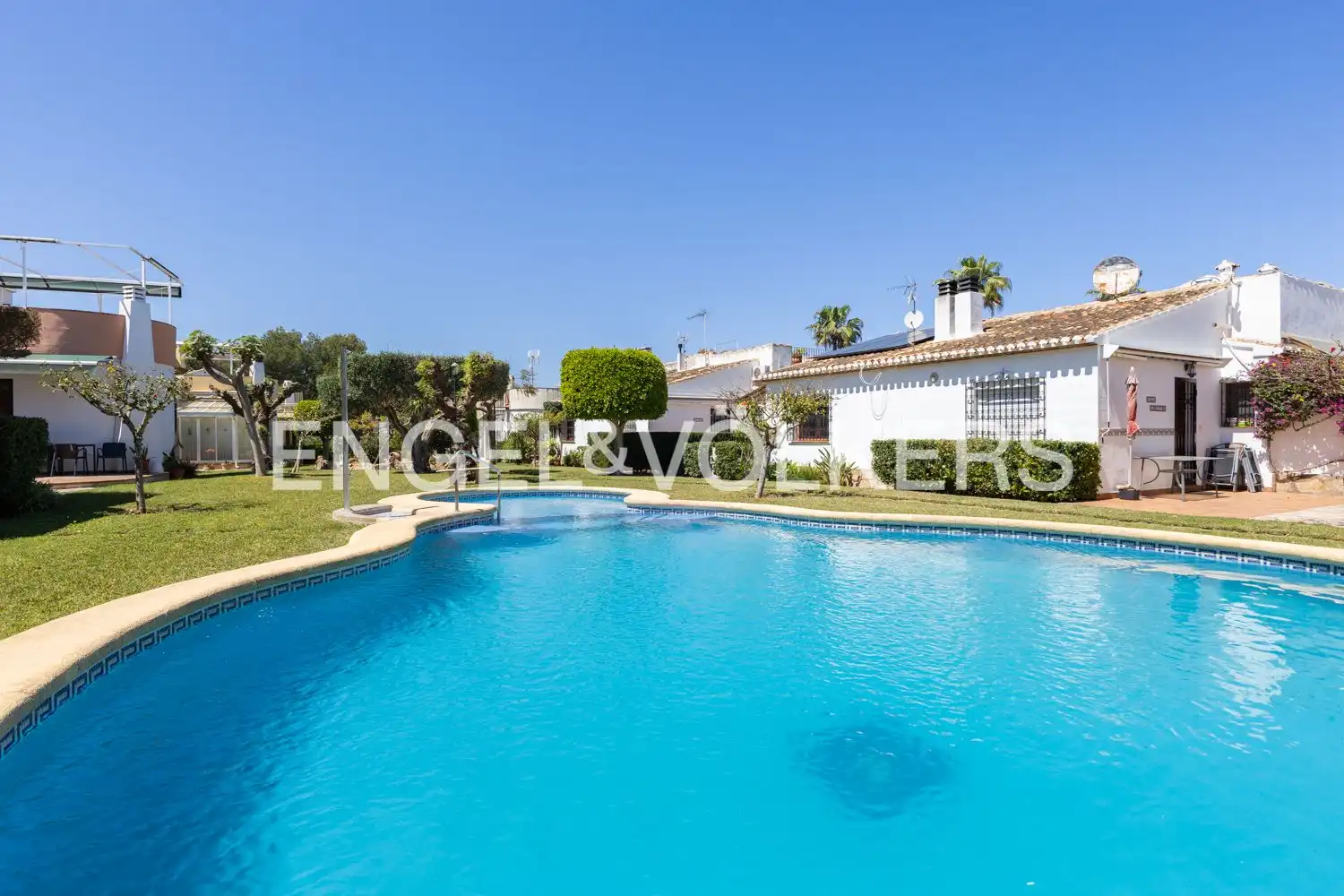 Vista exterior de Casa o chalet en venta en Dénia con Aire acondicionado, Calefacción y Jardín privado