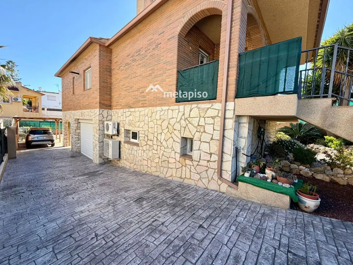 Vista exterior de Casa o xalet en venda en El Vendrell amb Aire condicionat, Calefacció i Piscina