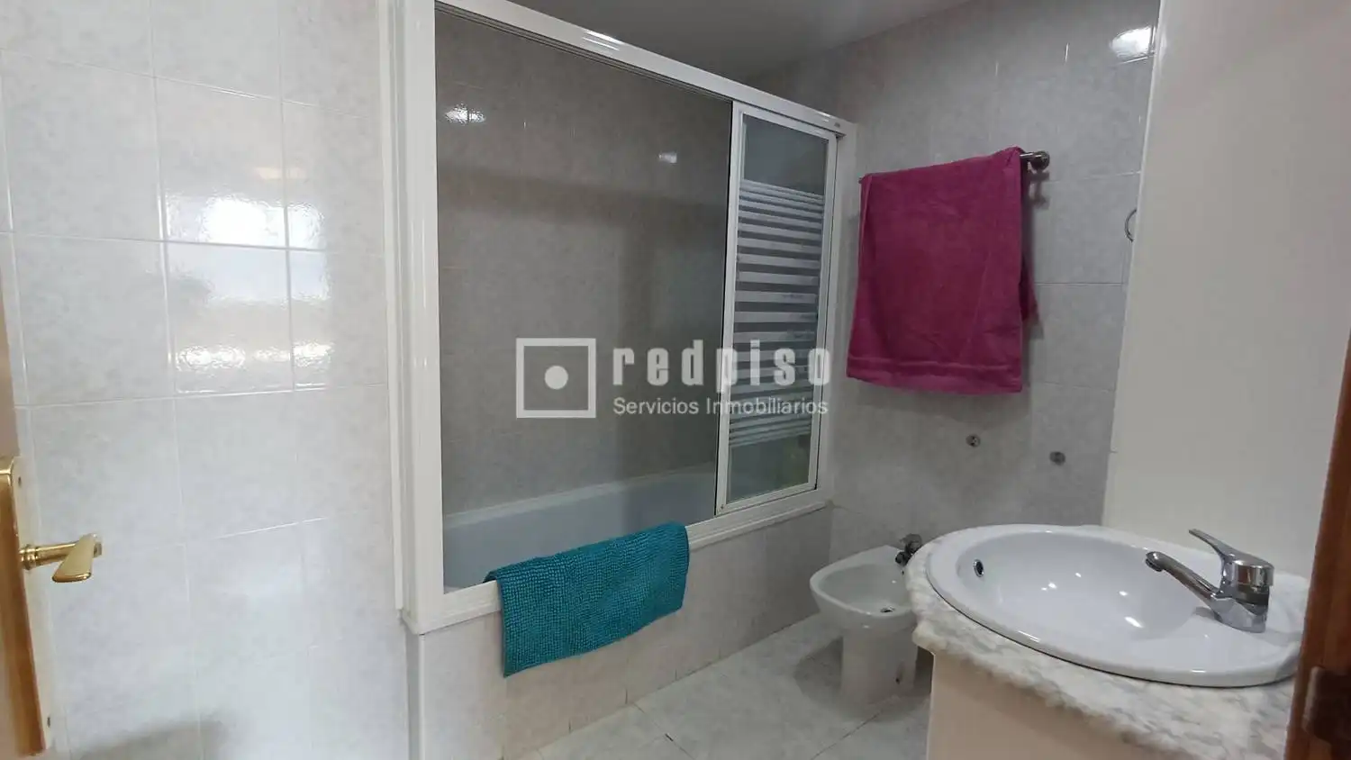 Baño de Piso en venta en Madrid con Calefacción, Parquet y Trastero