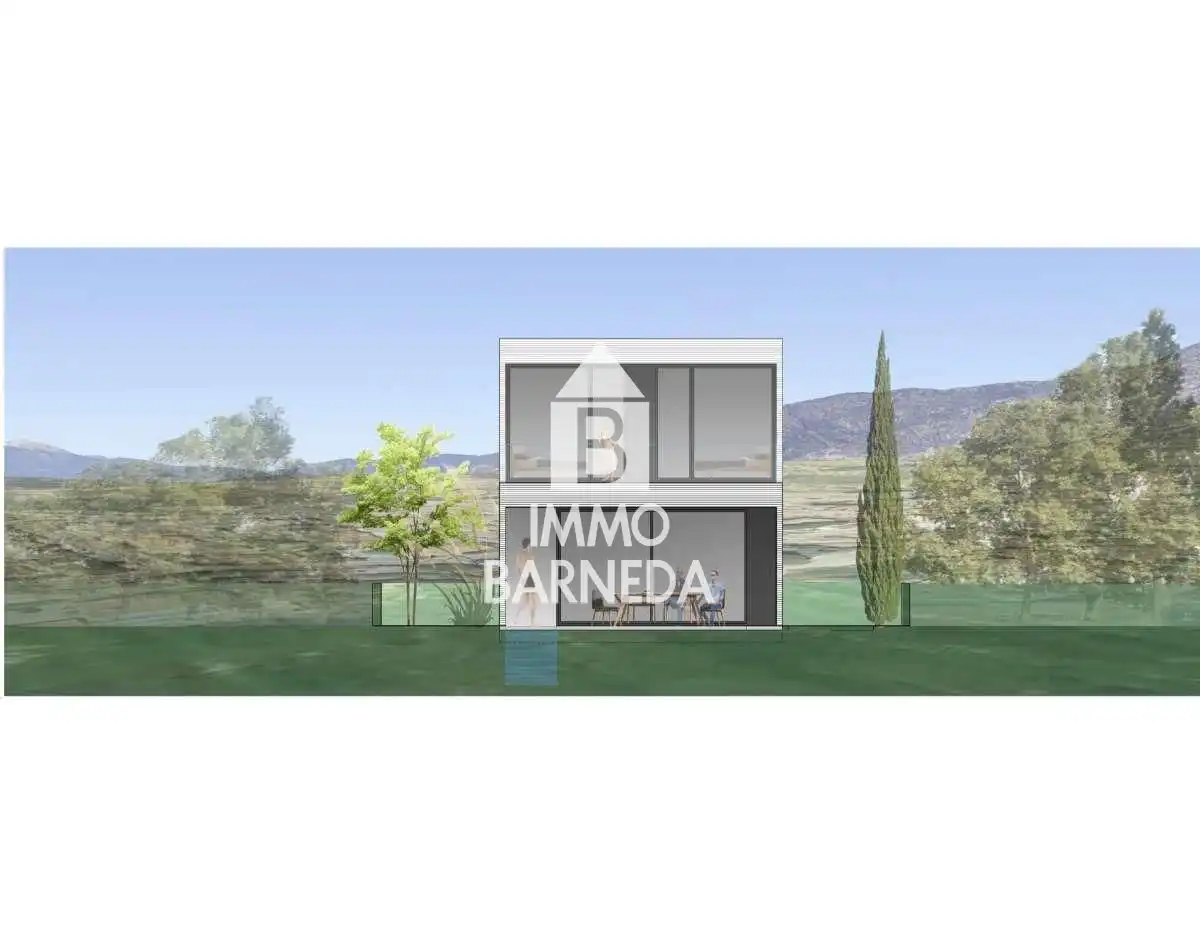 Casa con piscina en venta en Carrer Ripollès 6