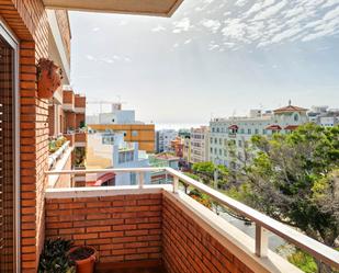 Exterior view of Flat for sale in  Santa Cruz de Tenerife Capital  with Balcony