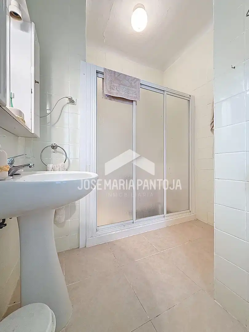 Bathroom of Flat for sale in Jerez de la Frontera  with Storage room