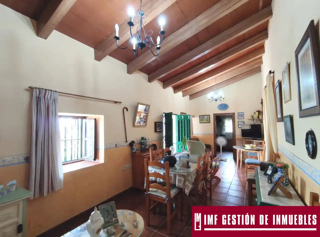 Finca rústica en venta en Vélez-Málaga con Jardín privado, Terraza y Trastero