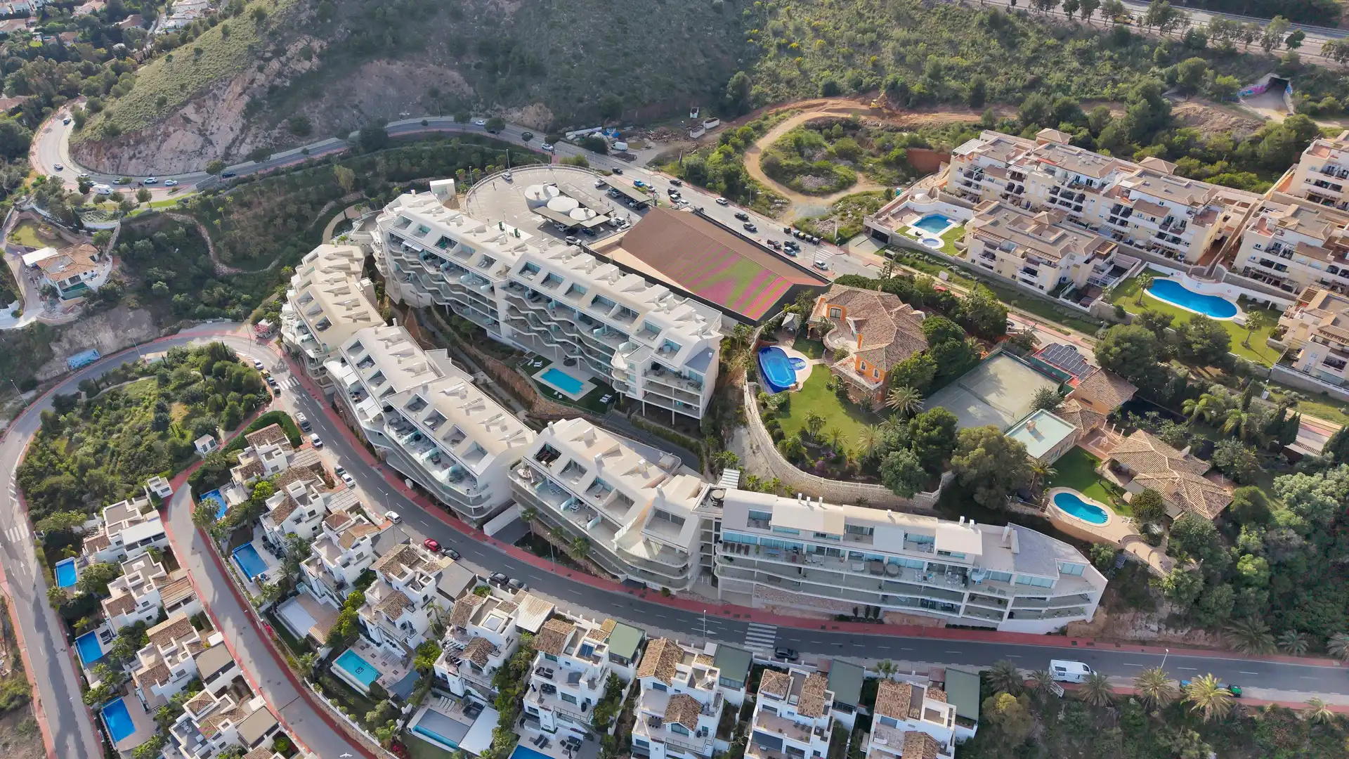 Vista exterior de Ático en venta en Benalmádena con Jardín privado, Alarma y Piscina comunitaria