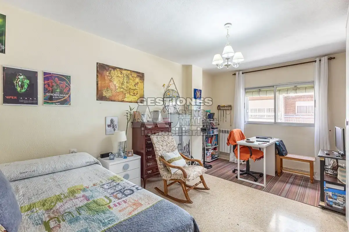 Schlafzimmer von Wohnung zur Miete in Granada mit Heizung, Möbliert und Ofen