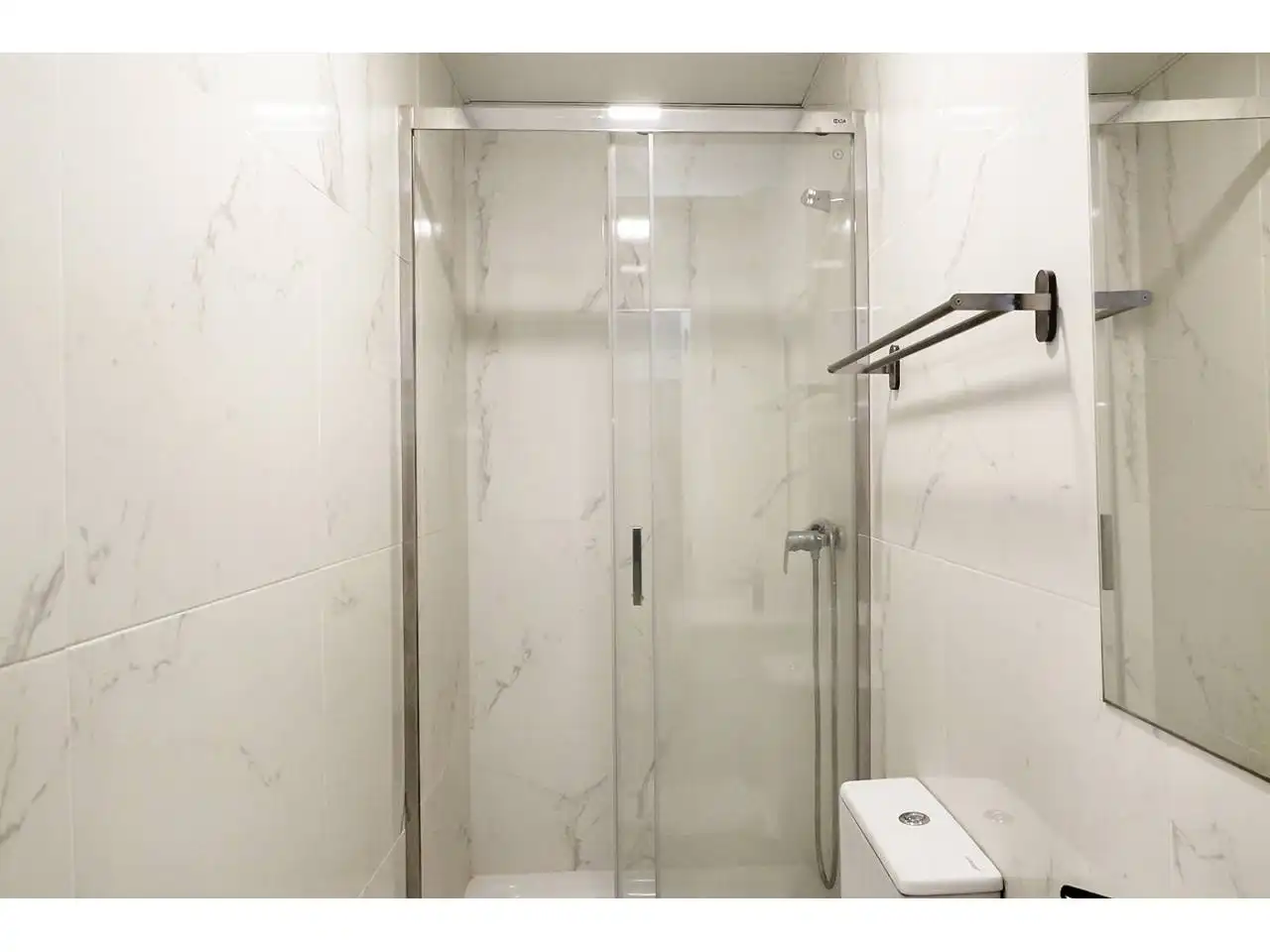Baño de Piso en venta en Barcelona con Calefacción