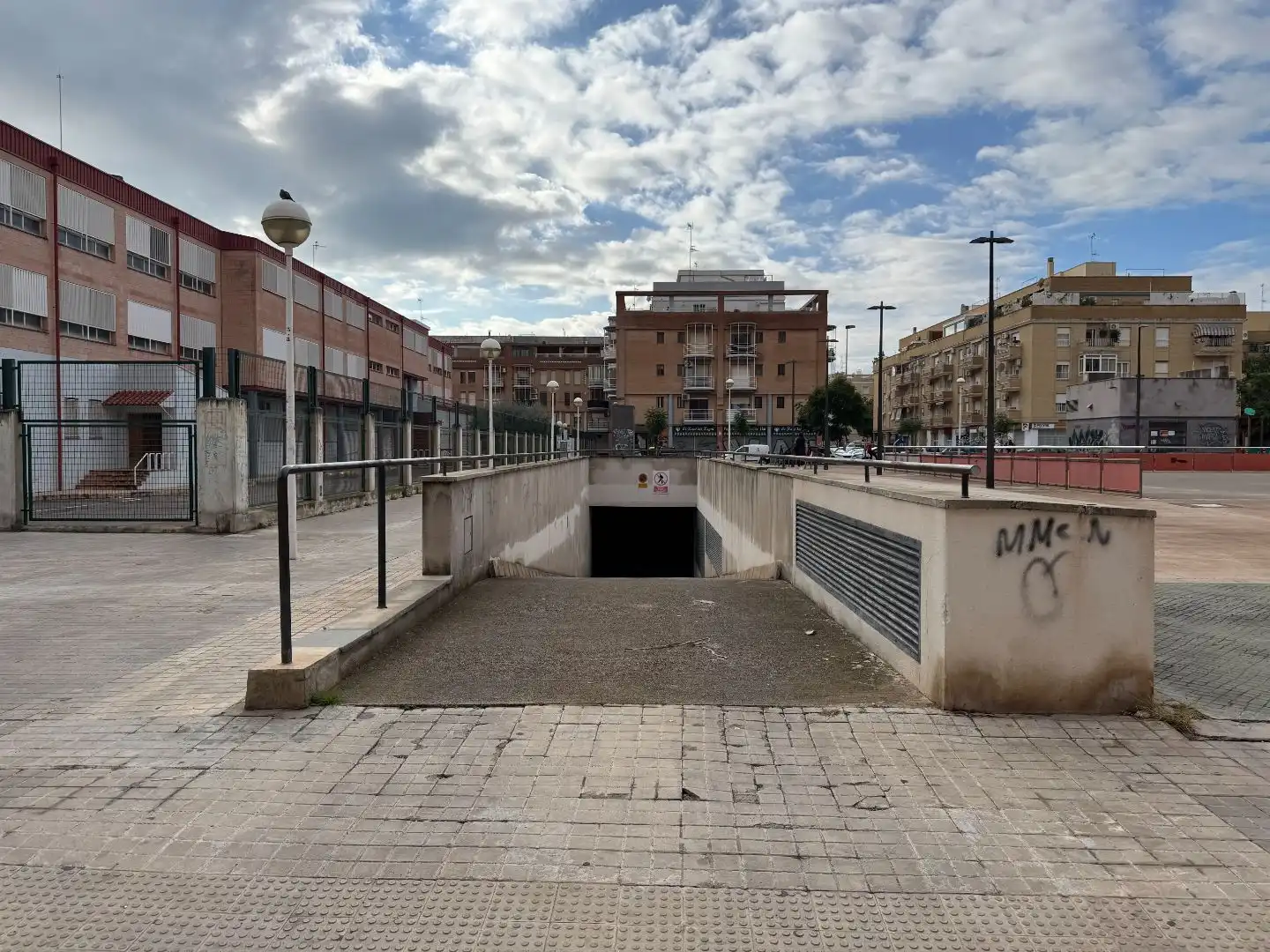 Vista exterior de Garaje de alquiler en Sagunto / Sagunt con Alarma