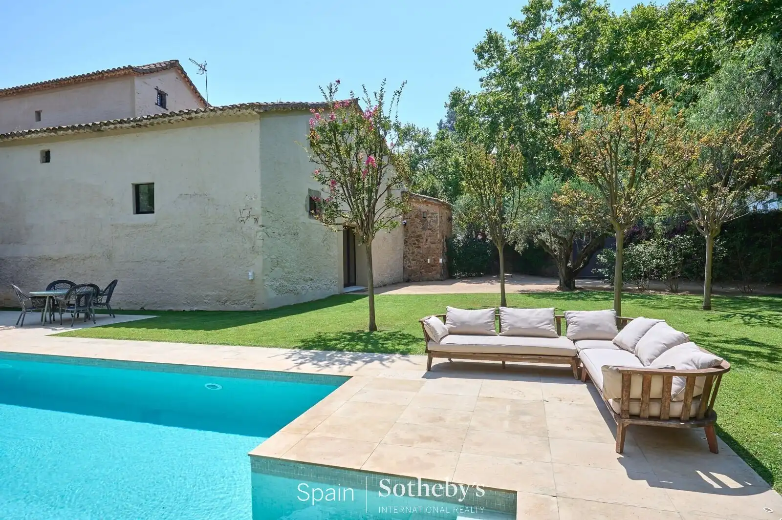 Piscina de Casa o xalet en venda en Alella amb Aire condicionat, Calefacció i Jardí privat