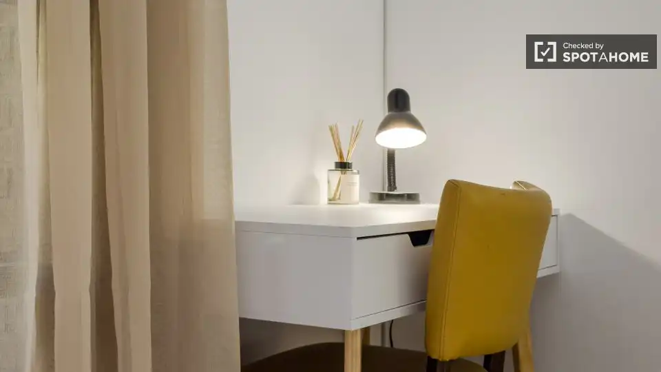 Habitación de Piso de alquiler en Barcelona con Aire acondicionado, Calefacción y Amueblado