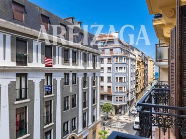 Pis amb ascensor en venda a Calle Bermingham 15