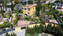Vista exterior de Casa o xalet en venda en Sant Cebrià de Vallalta amb Jardí privat, Terrassa i Traster