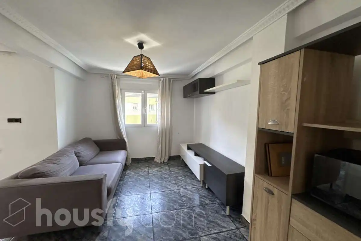Sala de estar de Piso de alquiler en Alcalá de Henares con Aire acondicionado, Calefacción y Balcón