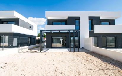 Exterior view of Single-family semi-detached for sale in San Antonio de Benagéber  with Air Conditioner and Terrace