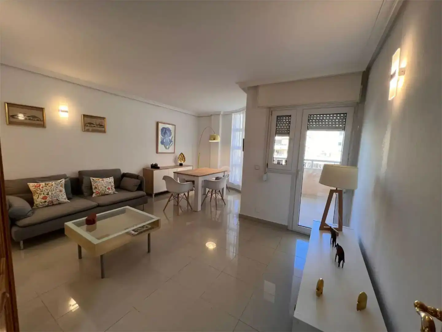 Vista exterior de Piso en venta en Santa Eulària des Riu con Aire acondicionado, Amueblado y Balcón