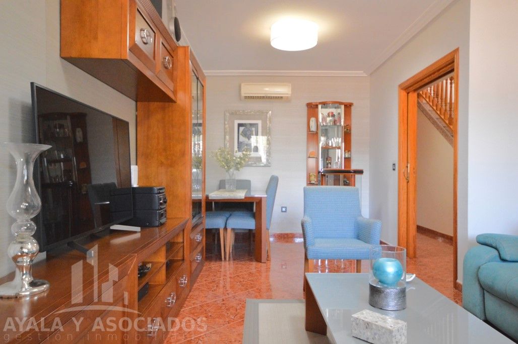 Sala de estar de Casa adosada en venta en Cartagena con Aire acondicionado, Calefacción y Jardín privado