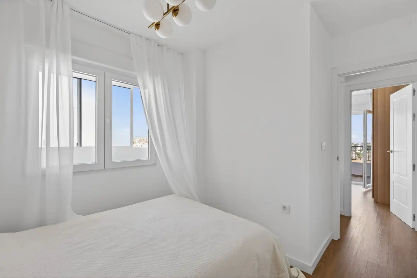 Penthouse with terrace for sale in Punta Prima, imagen 17