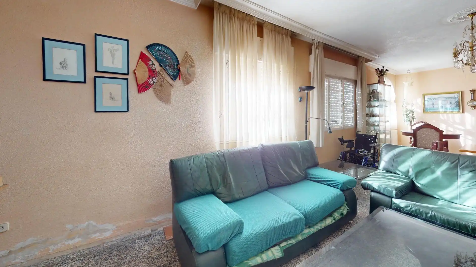 Sala d'estar de Casa o xalet en venda en Villalbilla amb Jardí privat i Piscina