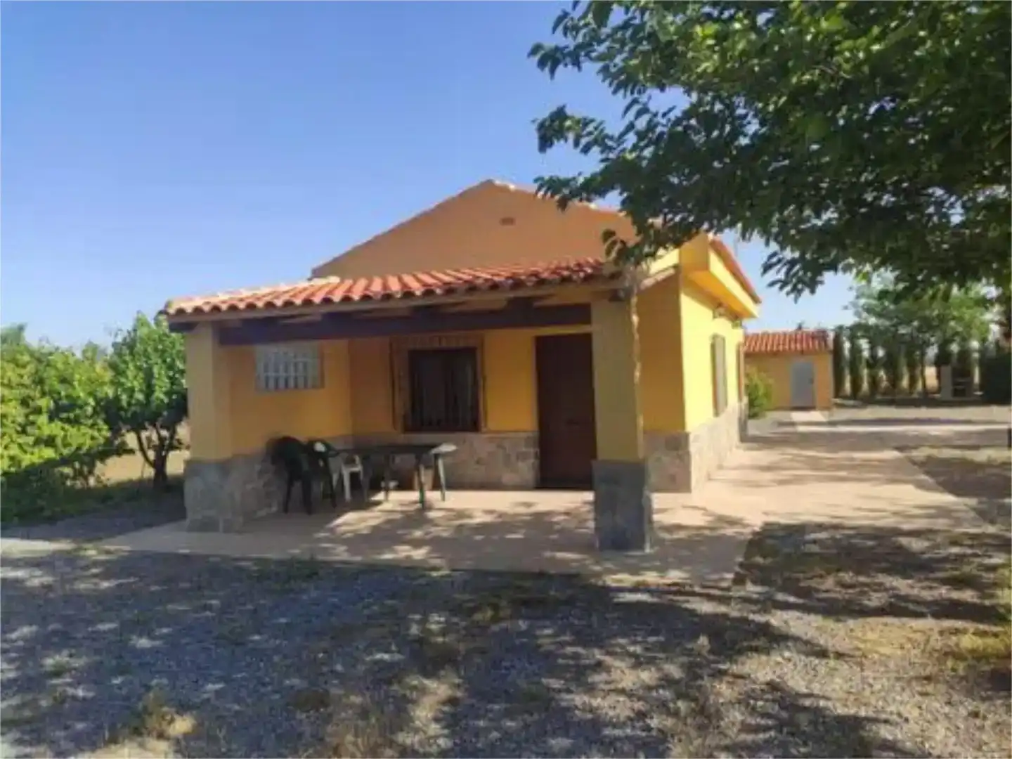 Vista exterior de Finca rústica en venda en Consuegra amb Jardí privat i Moblat