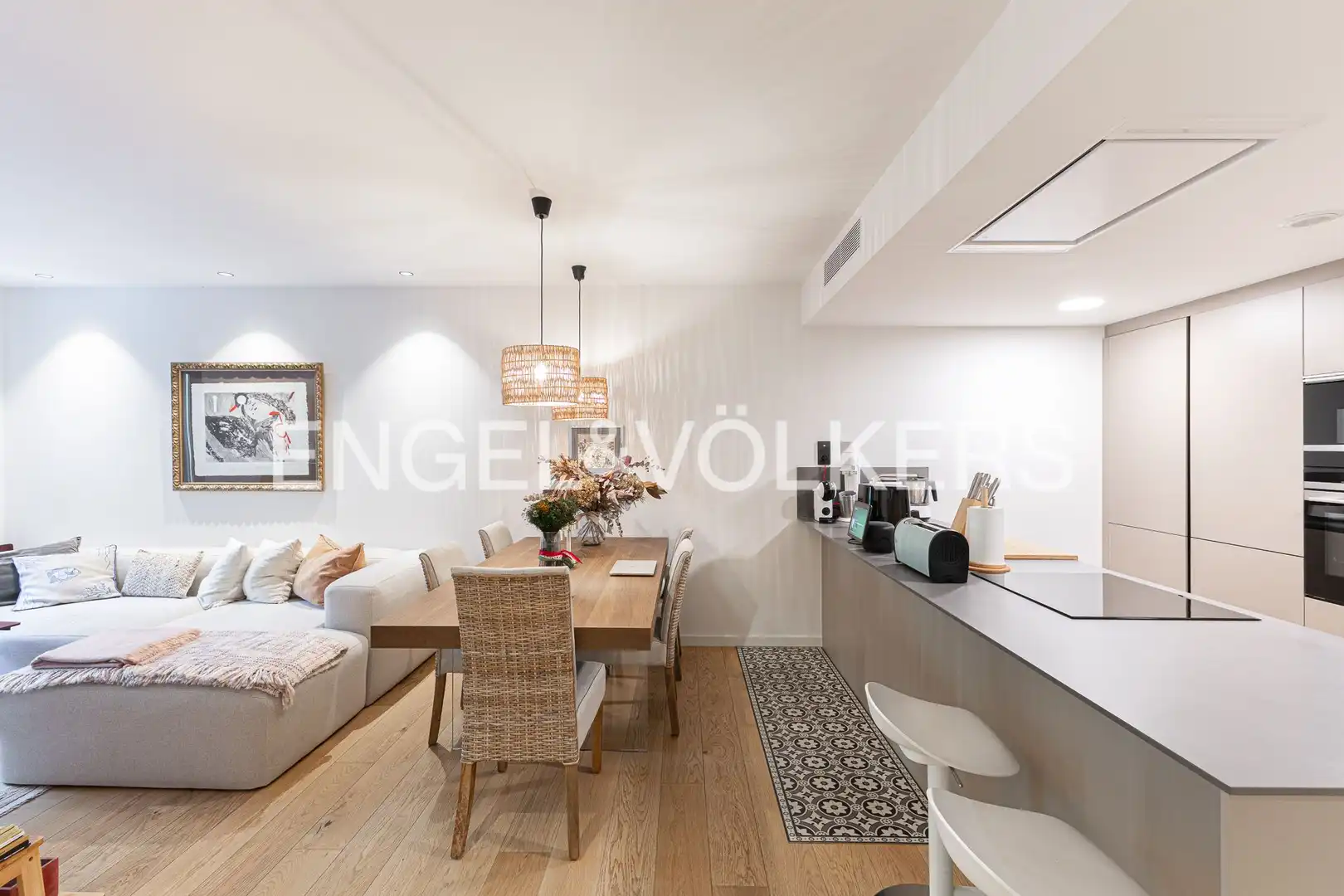 Dining room of Flat for rent in Barcelona  with Air Conditioner, Heating and Parquet flooring