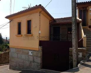 Vista exterior de Casa o xalet de lloguer en Barbadás amb Calefacció, Jardí privat i Terrassa