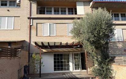 Exterior view of Single-family semi-detached for sale in Sant Quirze del Vallès  with Air Conditioner, Heating and Private garden