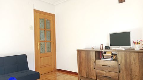 Foto 2 de Piso en venta en Avilés - Lugar Alfaraz, El Carbayedo - El Quirinal, Avilés