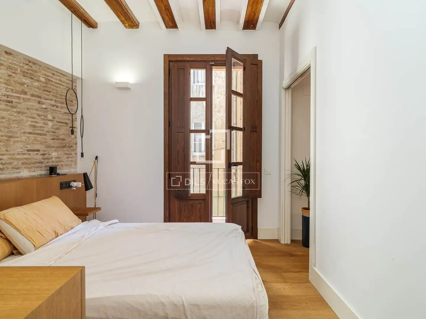 Dormitori de Pis en venda en Barcelona amb Aire condicionat, Terrassa i Moblat