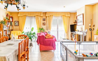 Sala d'estar de Casa adosada en venda en Argentona amb Calefacció i Terrassa