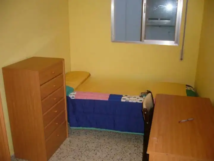 Bedroom of Flat for rent in Valencia  with Air Conditioner, Heating and Furnished