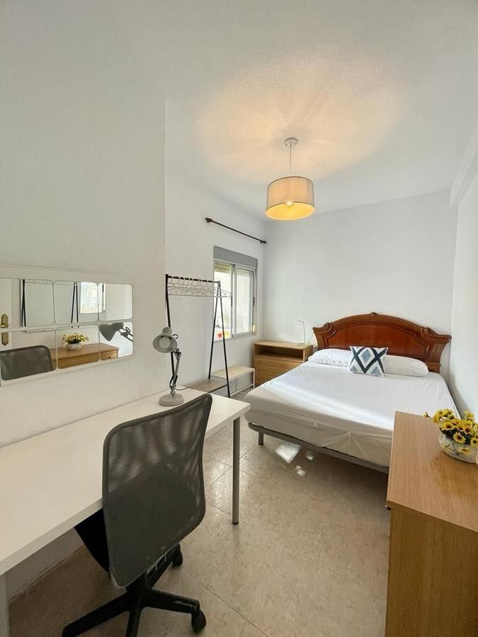Bedroom of Flat to rent in  Granada Capital  with Air Conditioner and Heating