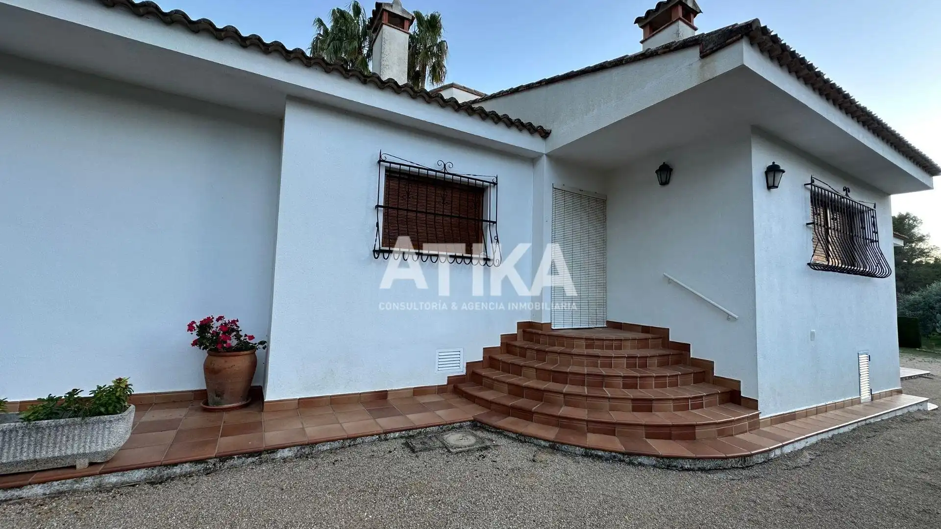 Vista exterior de Casa o xalet en venda en Ontinyent amb Aire condicionat, Calefacció i Jardí privat