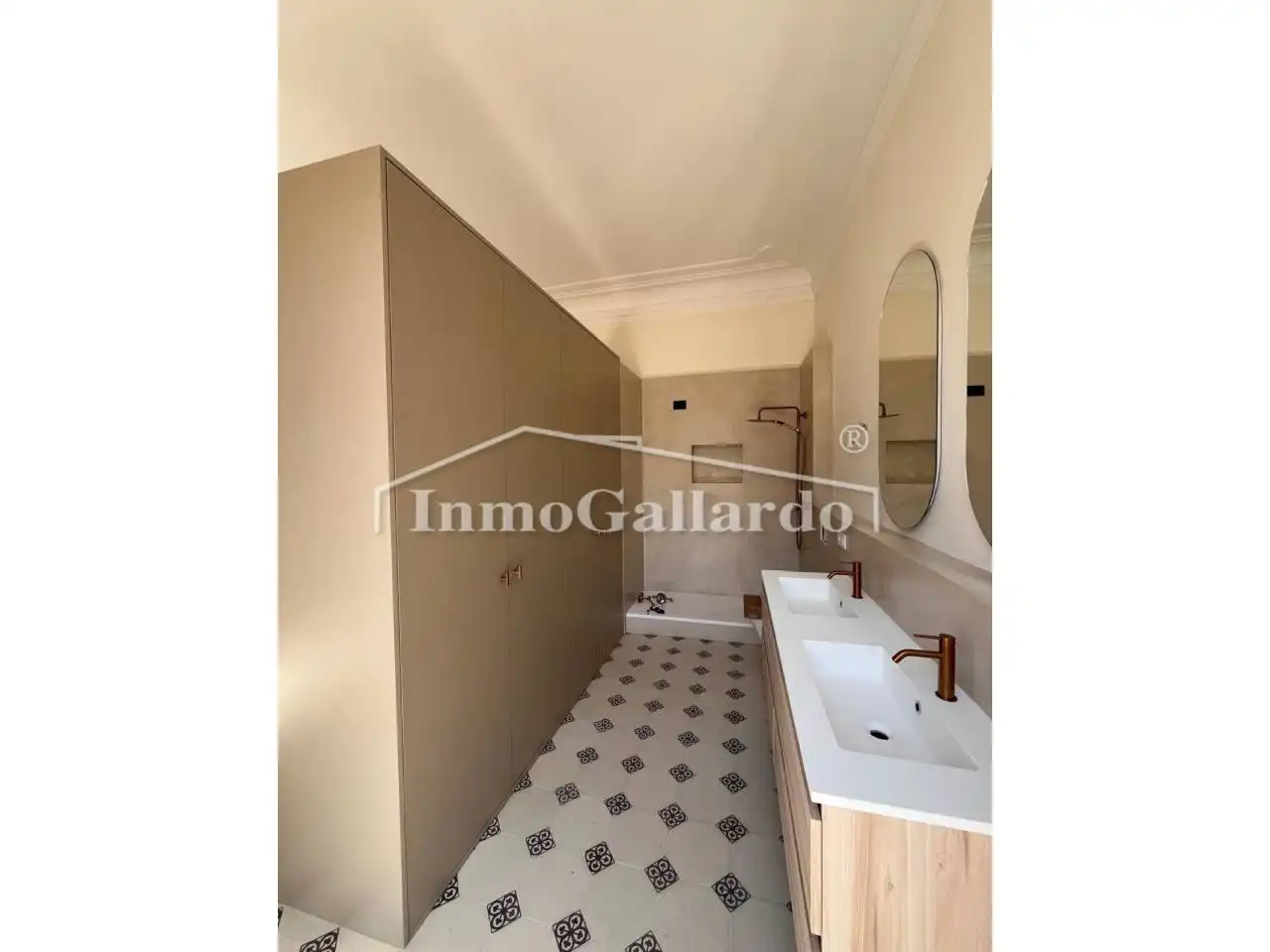 Bathroom of Flat for sale in Málaga  with Furnished and Alarm
