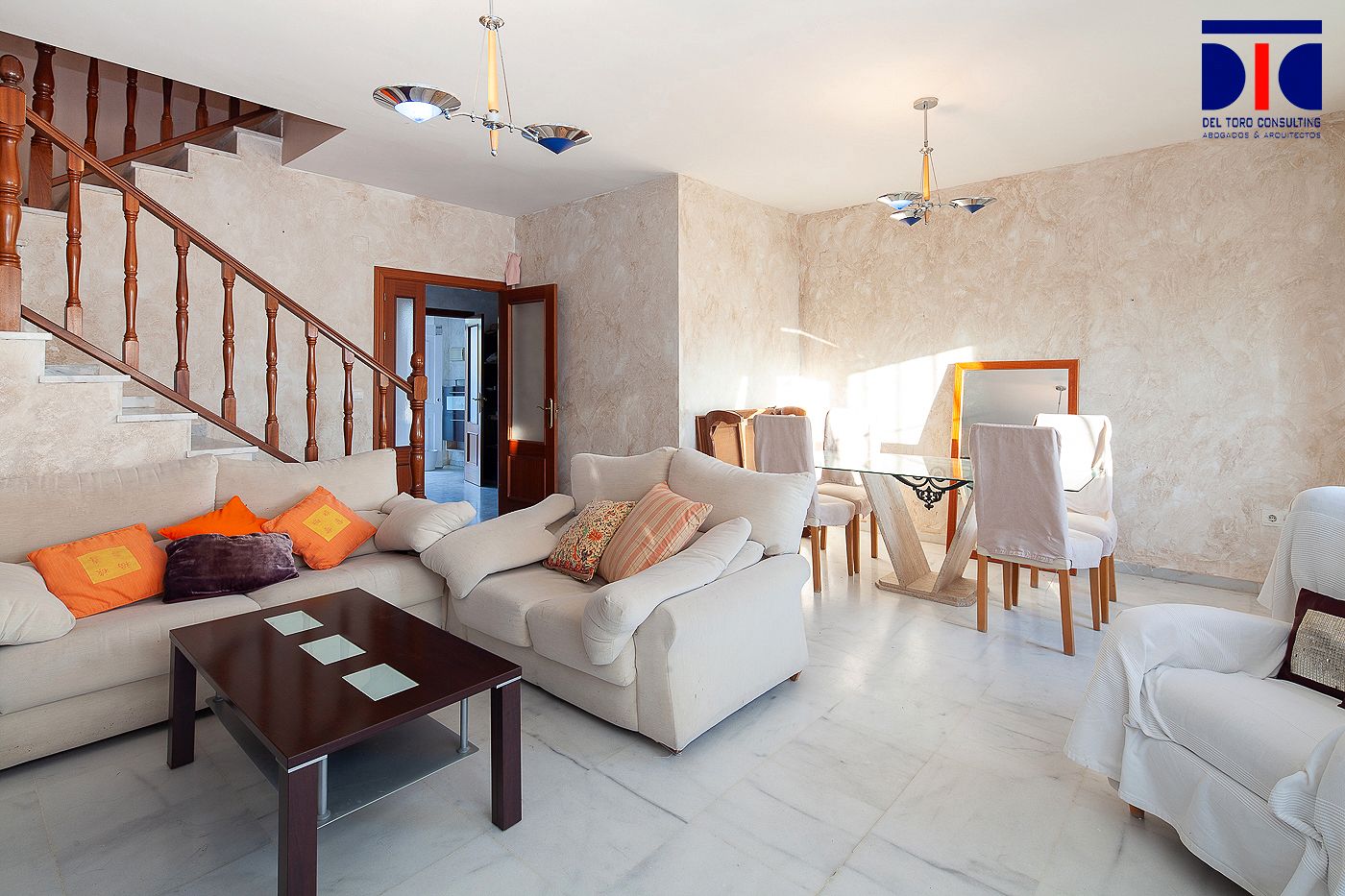 Living room of Single-family semi-detached for sale in Espartinas  with Air Conditioner, Private garden and Oven