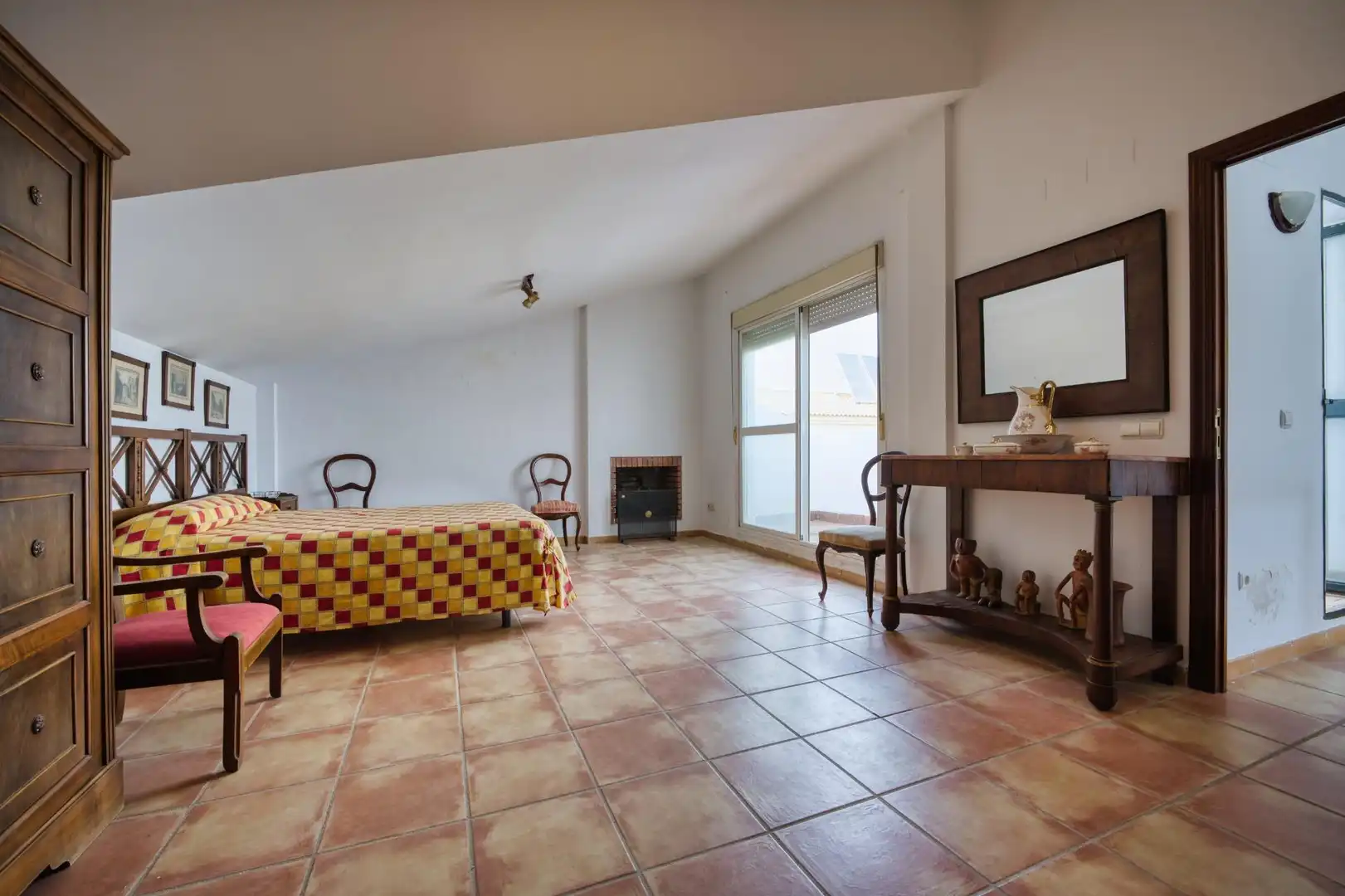 Sala d'estar de Casa o xalet en venda en Espartinas amb Jardí privat, Terrassa i Traster