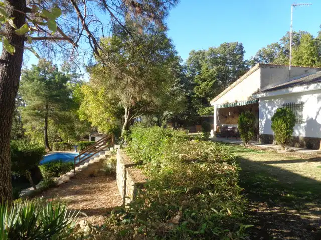 Jardín de Casa o chalet en venta en Navamorcuende con Aire acondicionado, Jardín privado y Trastero