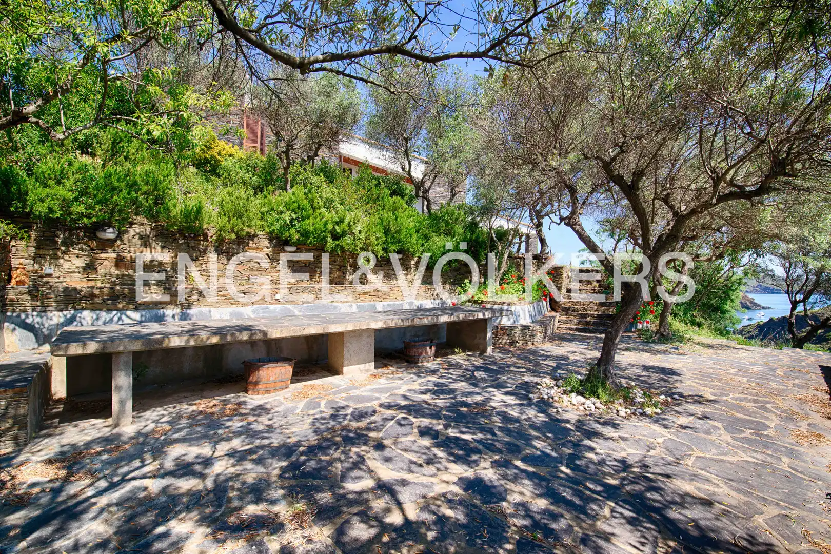 Vista exterior de Casa o xalet en venda en Cadaqués amb Jardí privat, Terrassa i Moblat