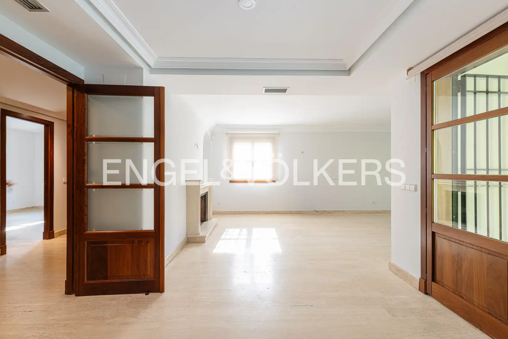 Comedor de Casa o chalet de alquiler en Madrid con Aire acondicionado, Calefacción y Jardín privado