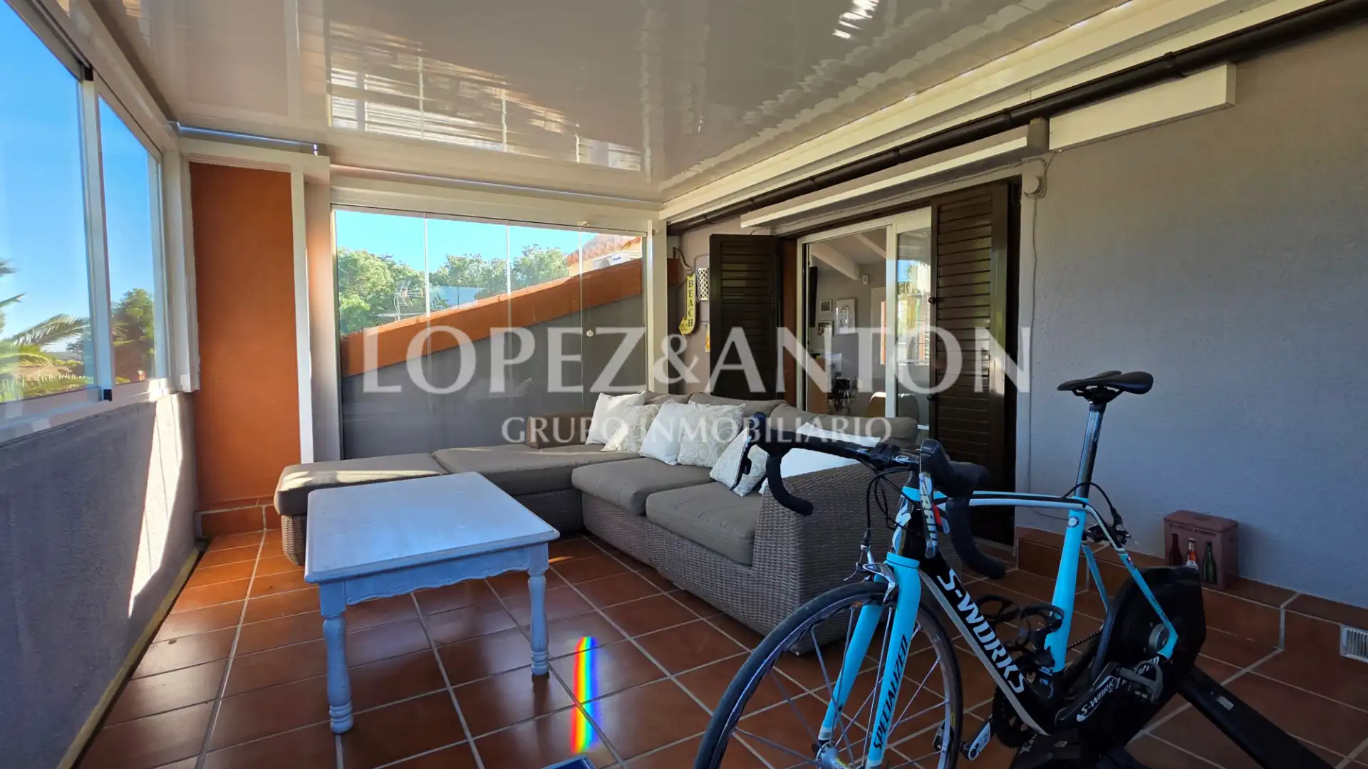 Außenansicht von Haus oder Chalet zum Verkauf in L'Eliana mit Klimaanlage, Heizung und Privatgarten