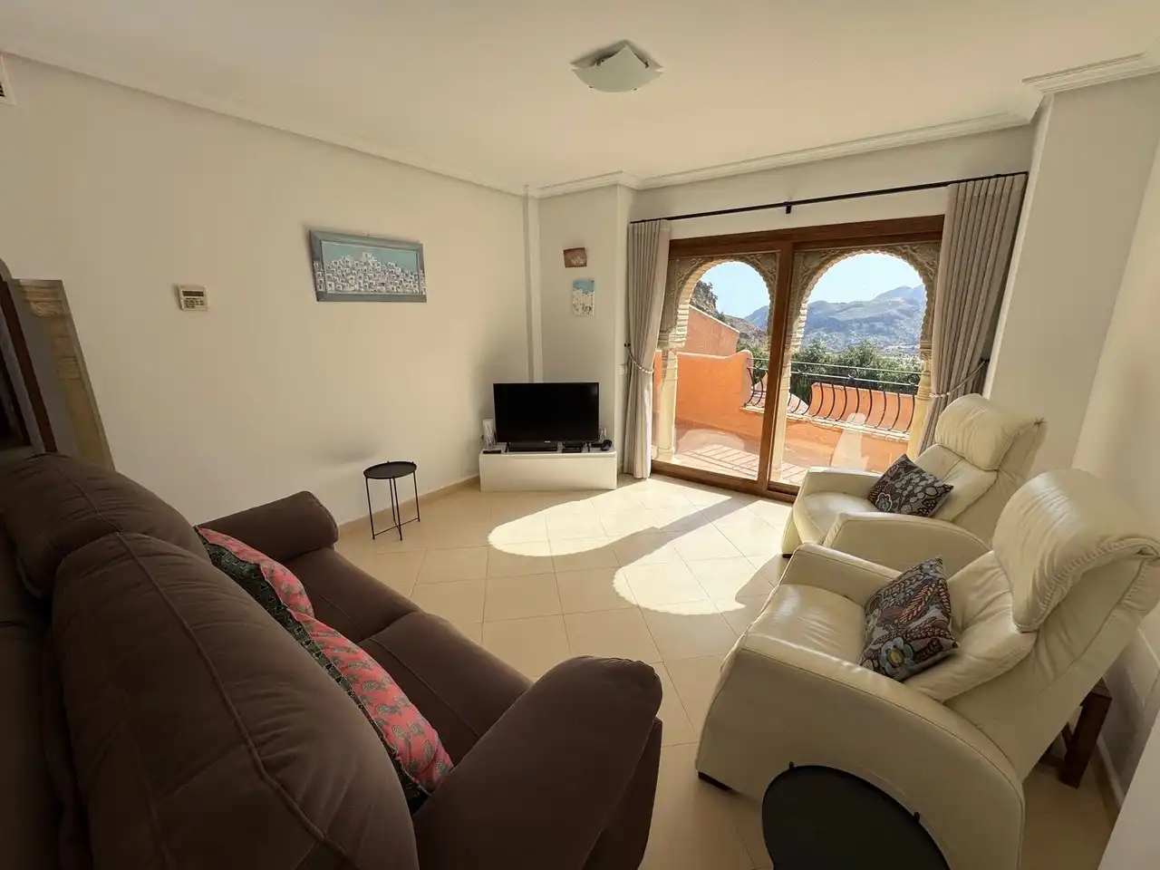 Sala d'estar de Casa o xalet en venda en Turre amb Aire condicionat, Terrassa i Piscina