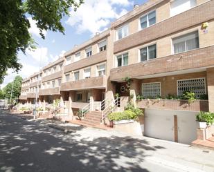 Exterior view of Single-family semi-detached for sale in Sabadell  with Air Conditioner, Heating and Terrace