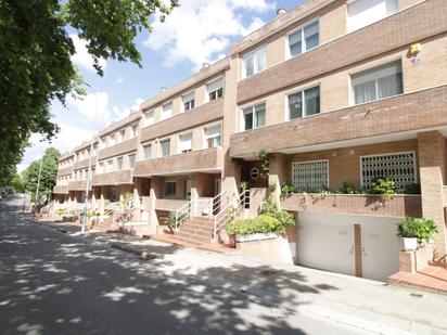 Exterior view of Single-family semi-detached for sale in Sabadell  with Air Conditioner, Terrace and Balcony