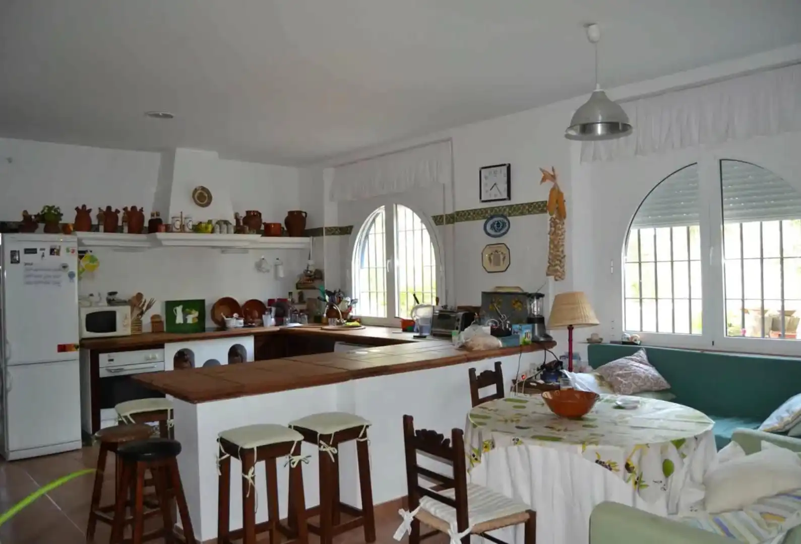 Cocina de Finca rústica en venta en El Bosque con Aire acondicionado, Jardín privado y Terraza