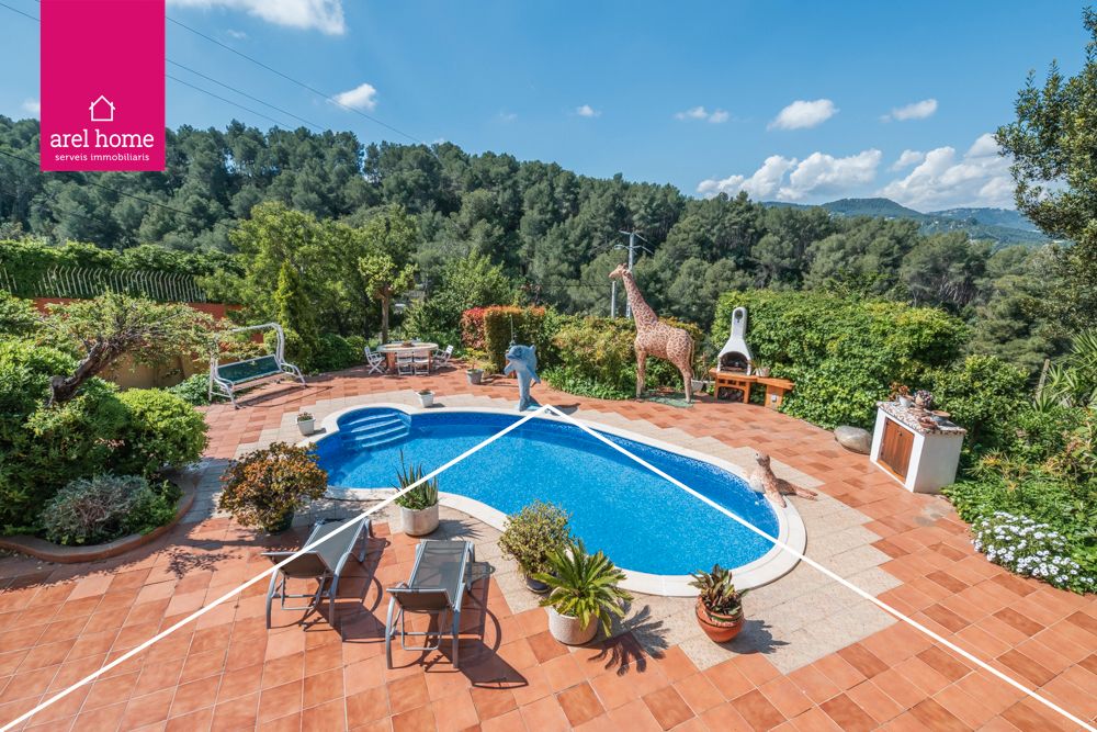 Swimming pool of House or chalet for sale in Cervelló  with Air Conditioner, Private garden and Terrace