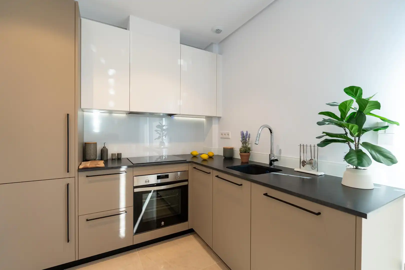 Cocina de Casa adosada en venta en Elche / Elx con Piscina comunitaria