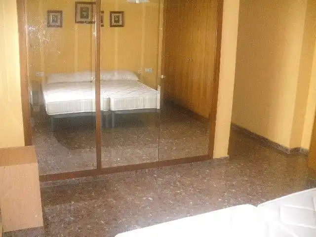 Habitación de Piso de alquiler en Valencia con Aire acondicionado, Calefacción y Trastero
