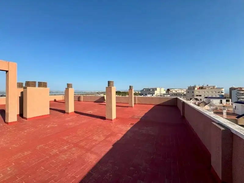 Terrassa de Apartament en venda en Torrevieja amb Aire condicionat, Moblat i Piscina comunitària