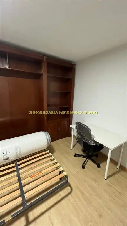 Schlafzimmer von Wohnung zur Miete in Salamanca mit Heizung, Möbliert und Balkon