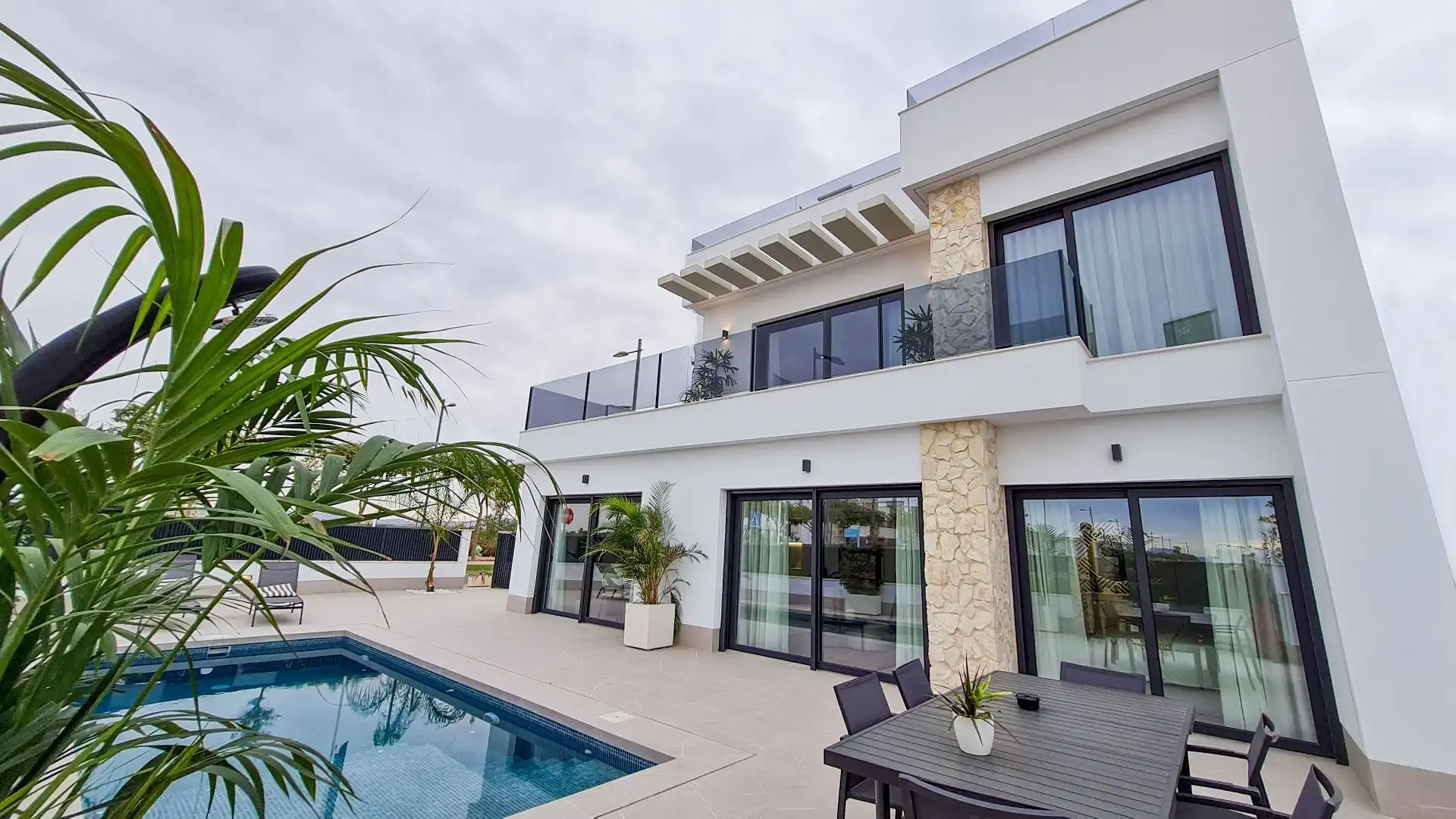 Villa avec piscine à vendre à Aviador  Miguel Galindo